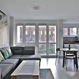 https://amik-apartament.hotelswroclaw.com