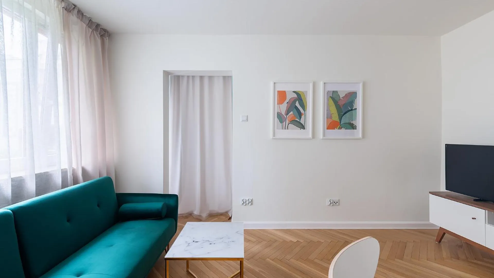 Solec 79A Prywatne Mieszkanie Z Oddzielna Sypialnia I Prywatnym Miejscem Parkingowym Samodzielne Zameldowanie! Self Check-In System! Warsaw Apartment